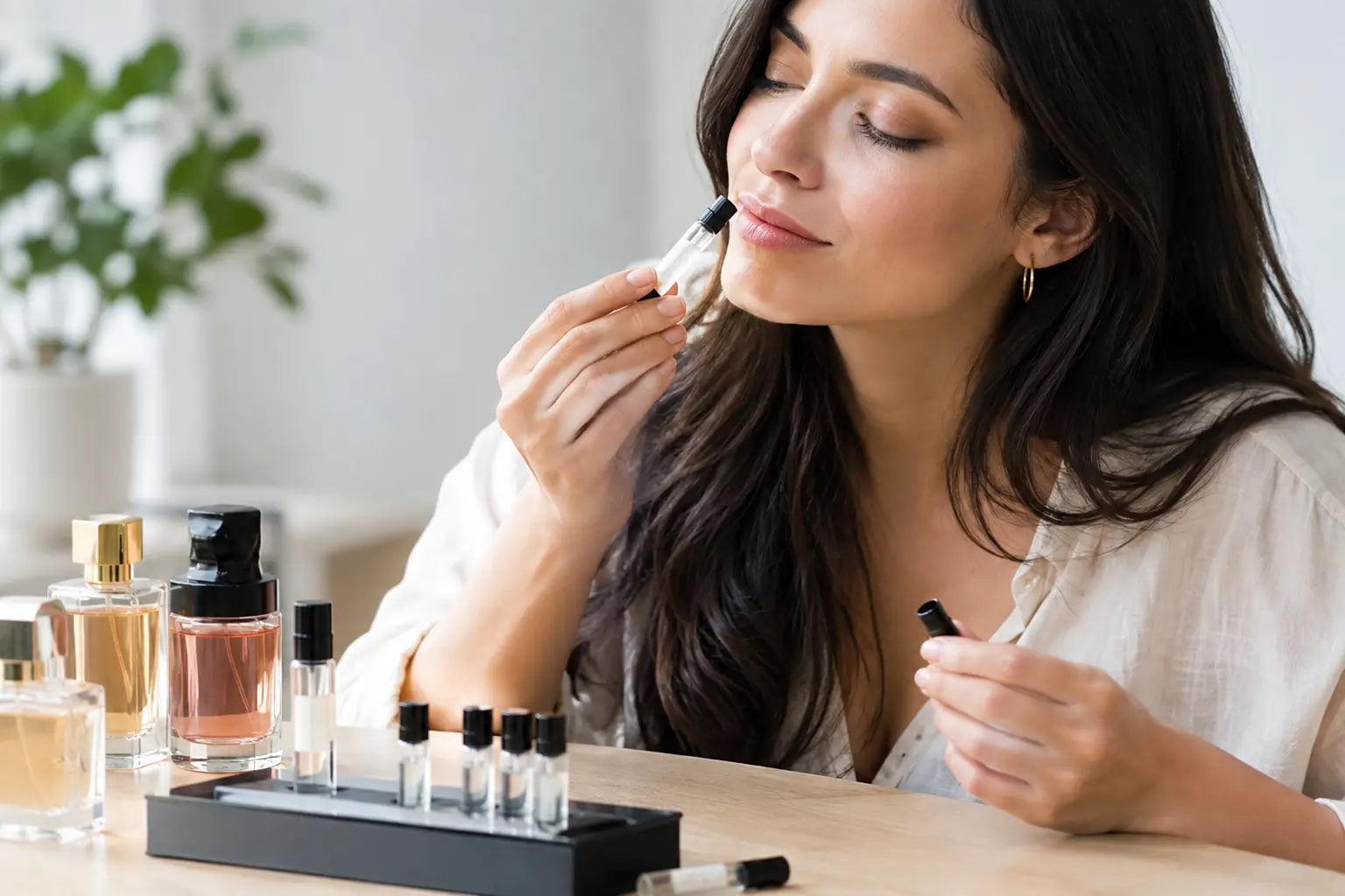 Cómo usar muestras antes de comprar perfume